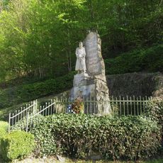 Pomník padlým v Bušíně