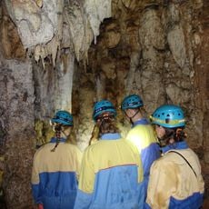 Modrič Cave
