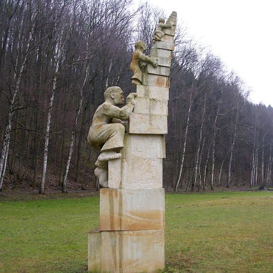 Socha Ti před námi v Brandýse nad Orlicí