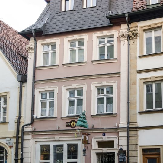 Wohn- und Geschäftshaus