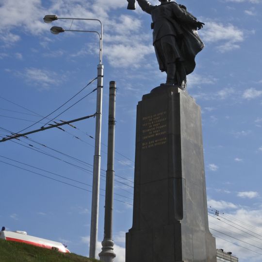 Статуя женщины-воина