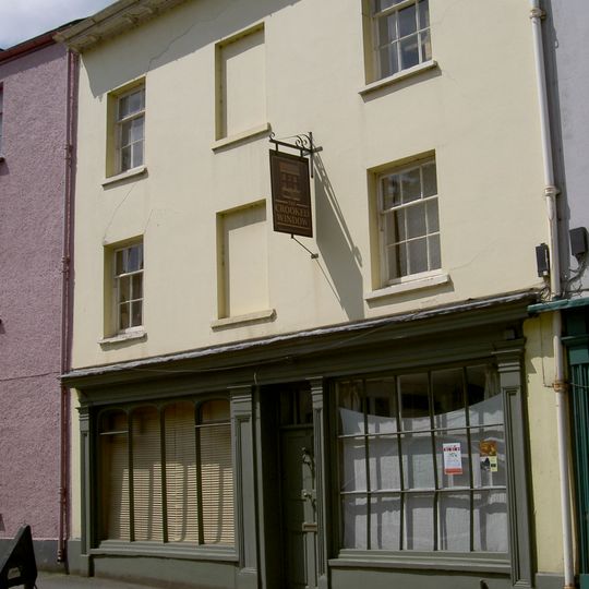 90,The Struet, Brecon