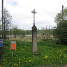 Kříž v Třebíšově u zvoničky