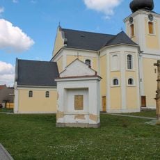 Kaplička v Jaroměřicích u kostela