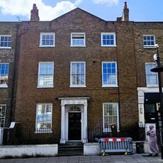 Forecourt Walls To Number 91