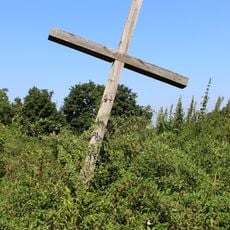 Kříž u polní cesty jižně od Cvrčovic