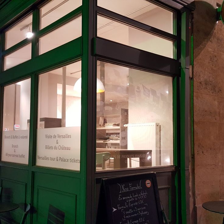 Monument Cafe Versailles