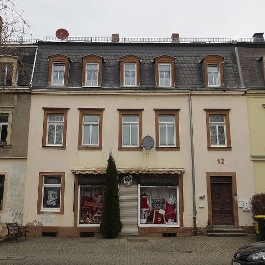Mietshaus in geschlossener Bebauung Rößlerstraße 12