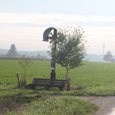 Wegkreuz unter Birken