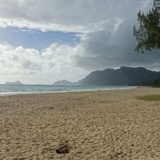 Bellows Field Beach Park