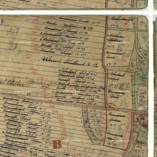 Kříž mezi Lozou a Mrtníkem