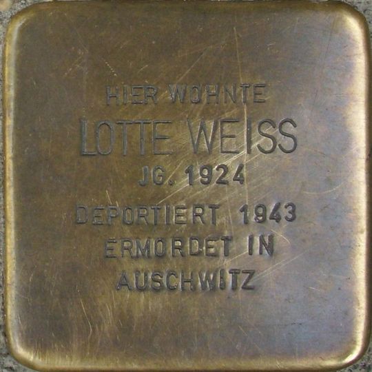 Stolperstein dedicated to Lotte Weiss