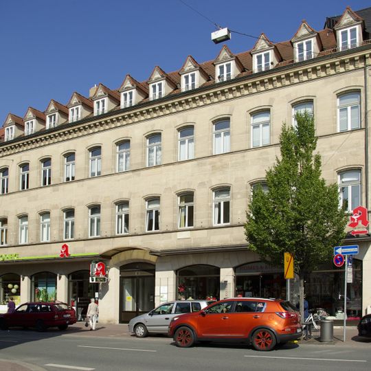 Wohn- und Geschäftshaus