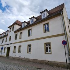 Jakubetz-Stift und Torbogen Bautzener Straße 30