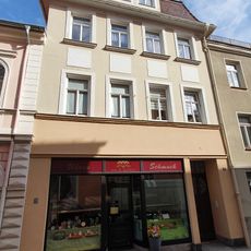 Wohnhaus mit Ladeneinbau in geschlossener Bebauung Rosa-Luxemburg-Straße 4