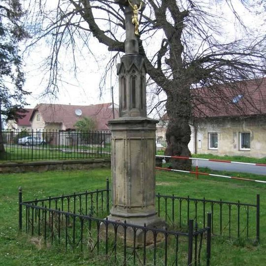 Boží muka v parčíku před MŠ Vyšehořovice