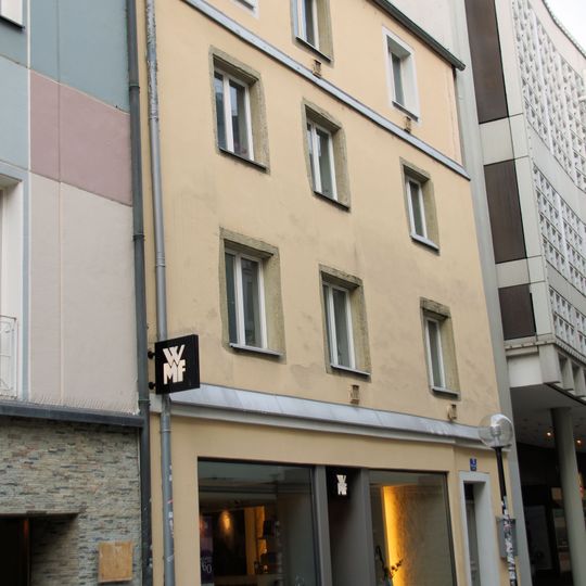 Wohn- und Geschäftshaus