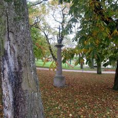 Kříž na návsi v Řesanicích