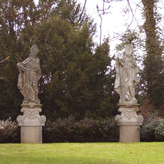 Sochy svatého Cyrila a svatého Metoděje