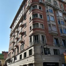 Edifici d'habitatges del Dr. Víctor Conill i Montobbio