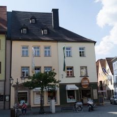 Wohn- und Geschäftshaus