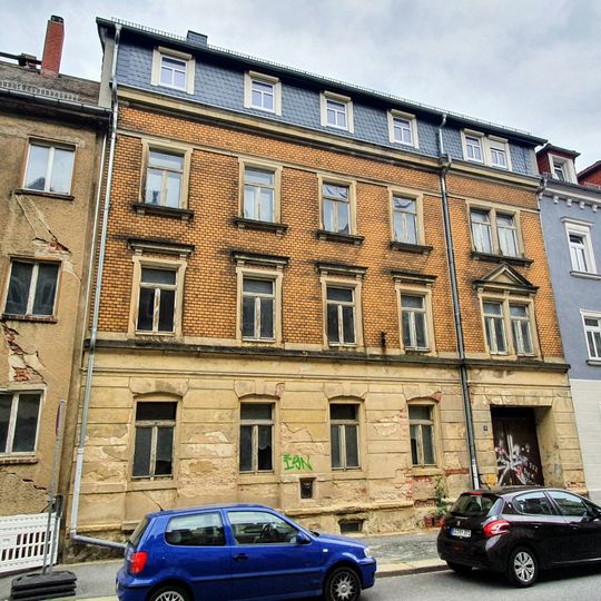 Mietshaus in geschlossener Bebauung, mit originaler Hofdurchfahrt Karl-Liebknecht-Straße 6