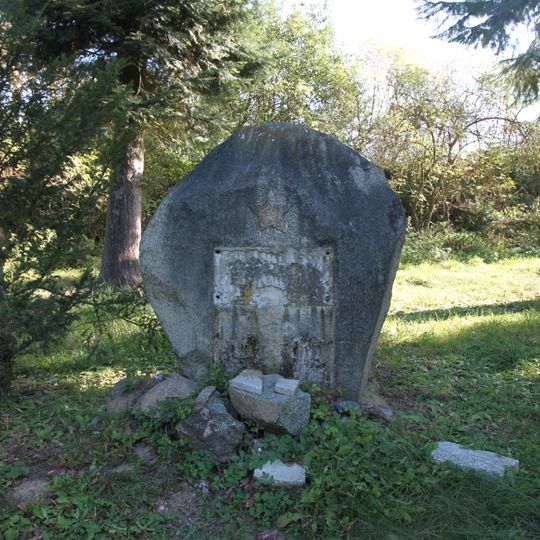 Památník východně od Přeštic