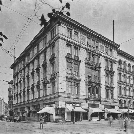 Wohn- und Geschäftshaus Neumarkt 35