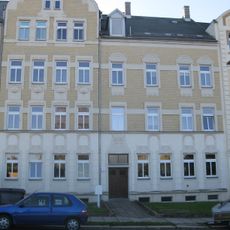 Mietshaus in geschlossener Bebauung mit Vorgarten Kaulbachstraße 8