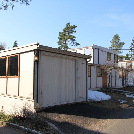 Planetveien 10A, 12 og 14