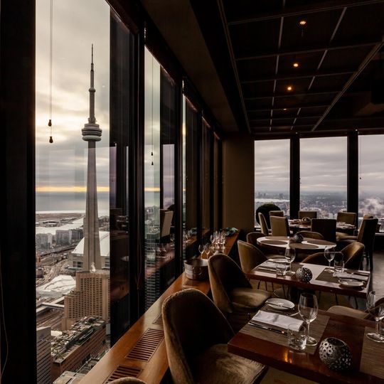 Canoe Restaurant & Bar