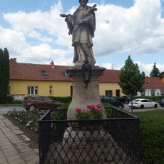 Socha Svatého Jana Nepomuckého ve Strážnici na Piaristickém náměstí
