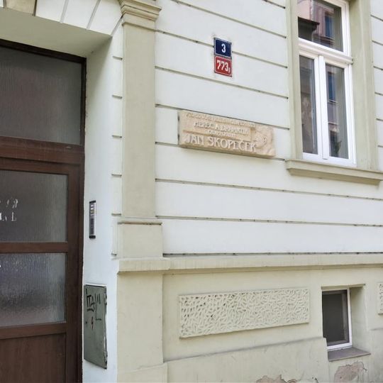 Pamětní deska Jana Skopečka na domě Palackého 3/773 v Litoměřicích
