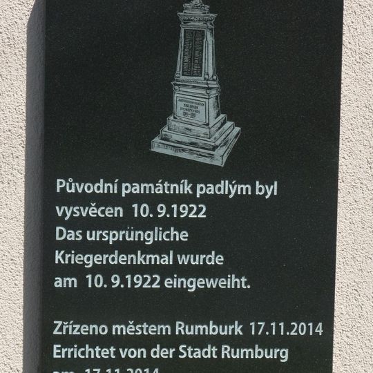 Pomník-desky padlým v 1. světové válce na kapli v Dolních Křečanech