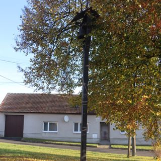 Zvonička u rybníka v Klučově