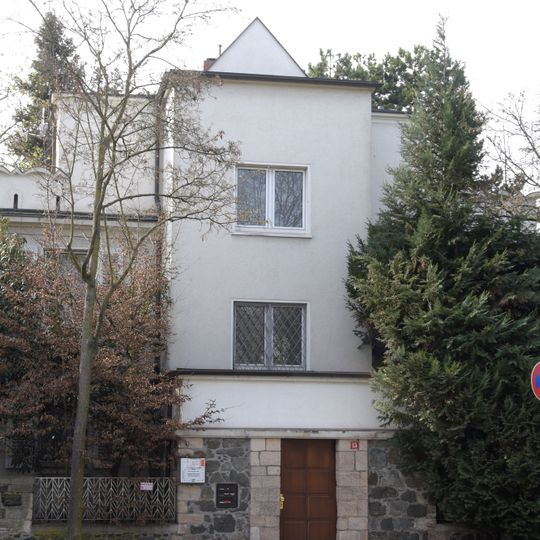 Hindenburgstraße 15