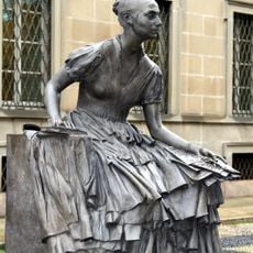 Cristina Trivulzio Belgiojoso Statue
