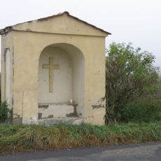 Kaplička u silnice z obce Kozly do Bělušic