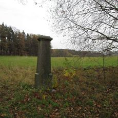 Kříž severozápadně od Lučic