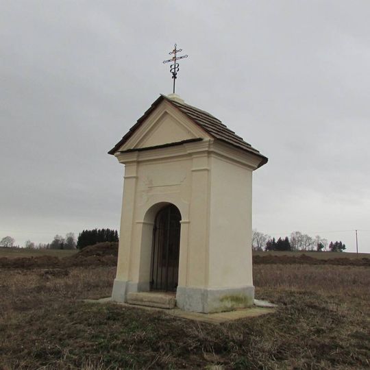 Kaplička u silnice mezi Žirovnicí a Strannou