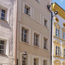 Wohn- und Geschäftshaus