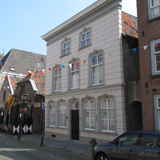 Maasstraat 15, Grave