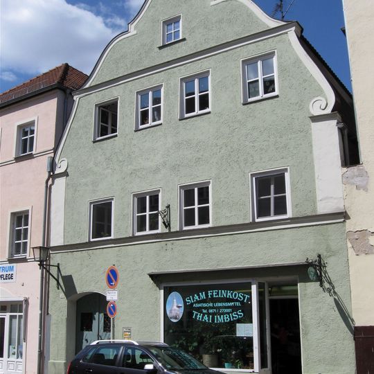 Wohn- und Geschäftshaus