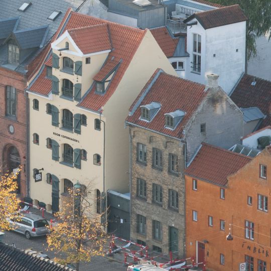 Overgaden Neden Vandet 19