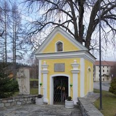 Ehem. Michaelskapelle und Kriegerdenkmal