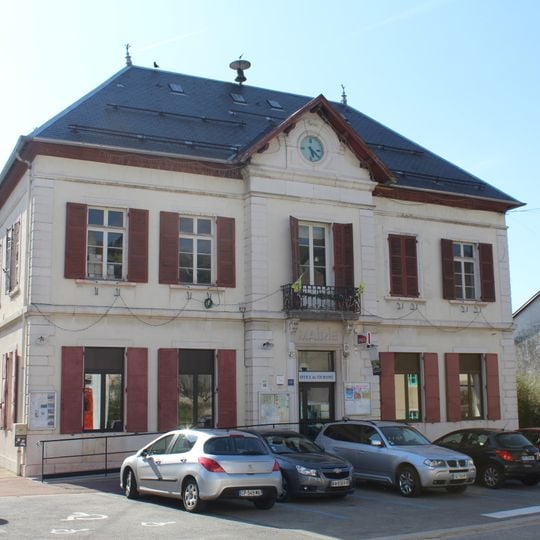 Former town hall of Lompnes