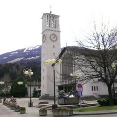 Kath. Pfarrkirche Mariä Unbefleckte Empfängnis und Pfarrzentrum