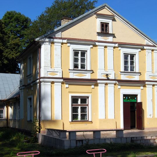 Dwór w Starym Zadybiu