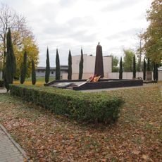 Mass grave of fallen soldiers and POWs at Traliejbusnaja Street