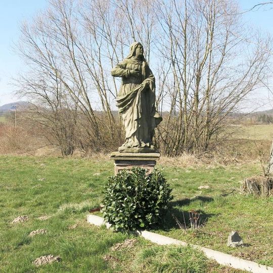 Socha Panny Marie naproti kostelu ve Velkém Valtinově